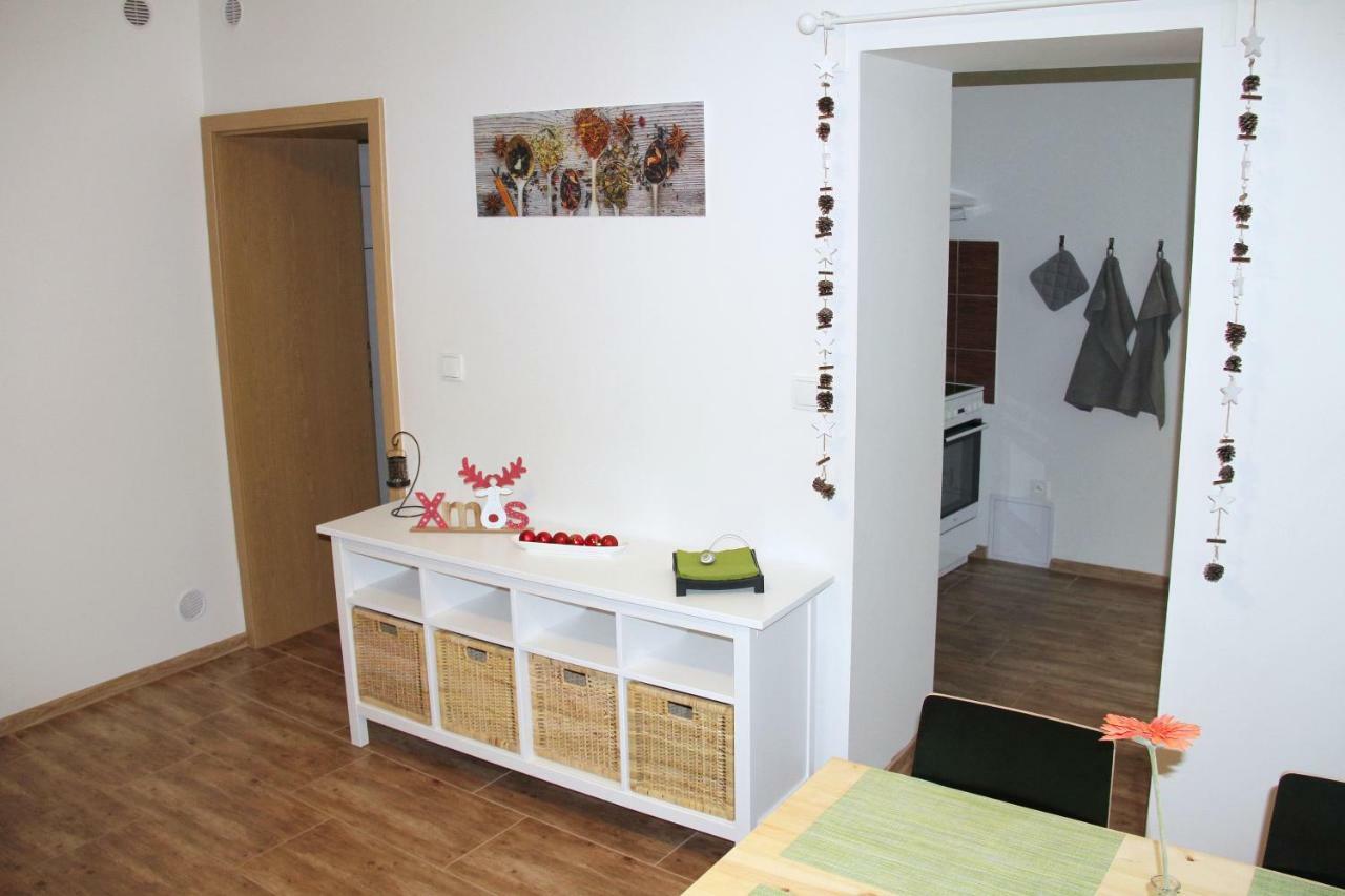 Comfortable Apartments Under The St. Barbara'S Cathedral كوتنا هورا المظهر الخارجي الصورة
